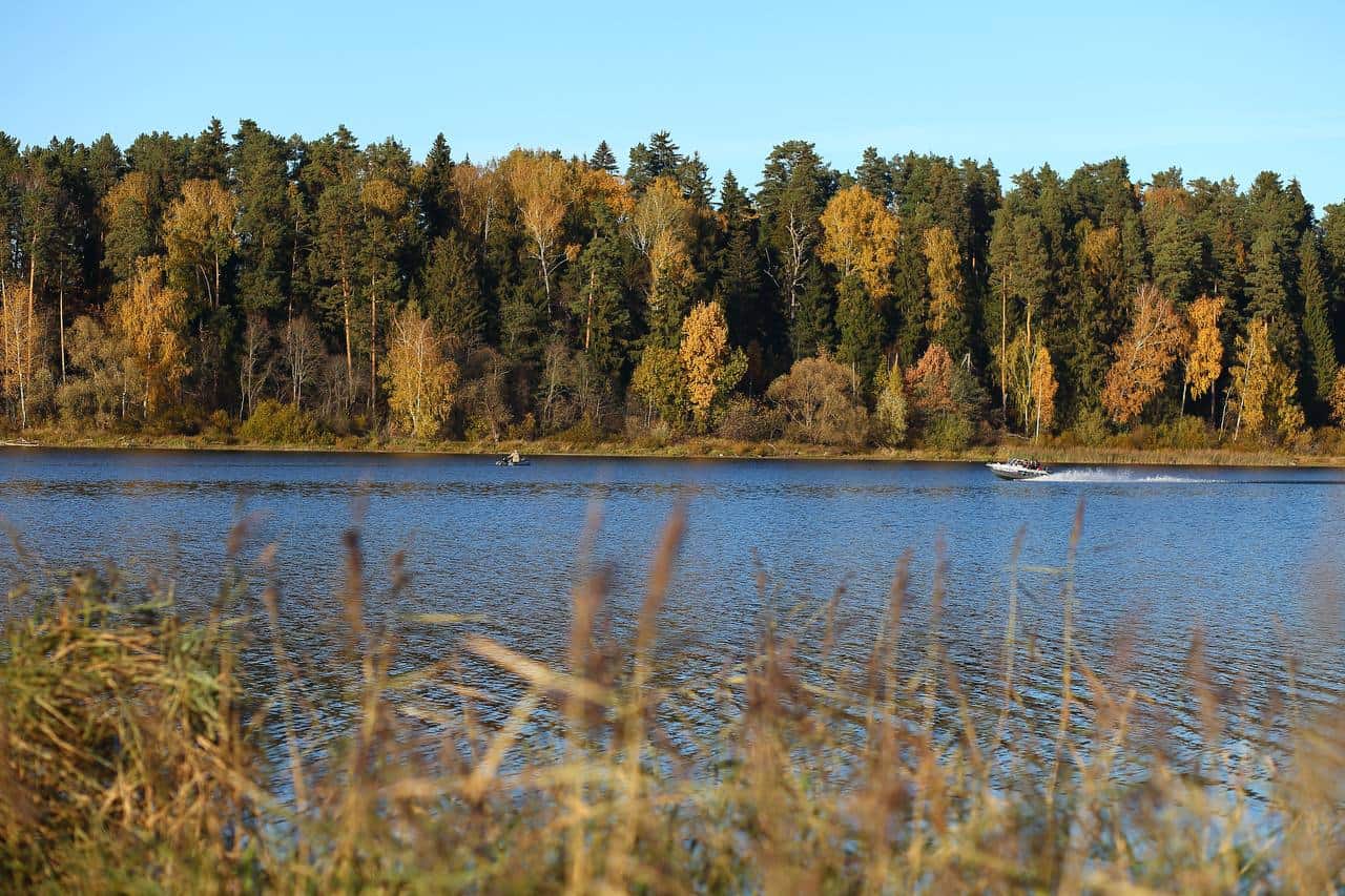 Река осенью